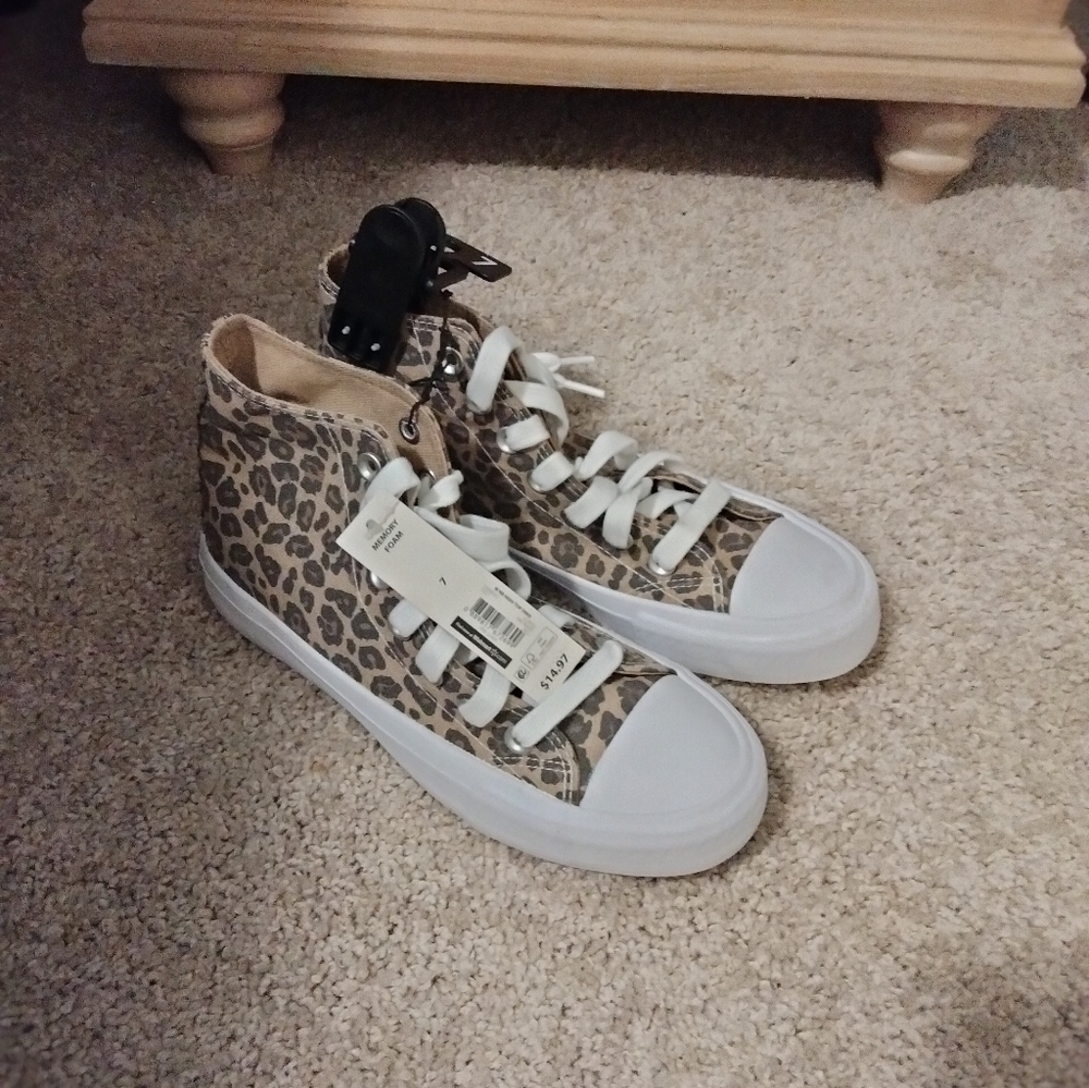Sneakers